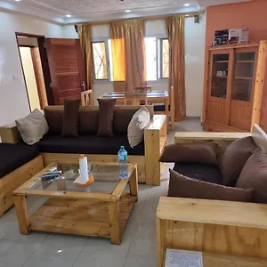  Séjour chez l'habitant Privees Climatisees-douches Personnelles-neflix-salon